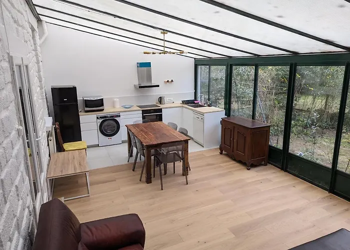 Rez De Jardin De Maison Avec Grand Jardin Exclusif